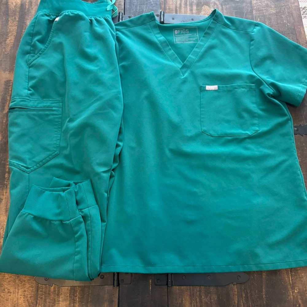 Figs hunter green Scrub Set